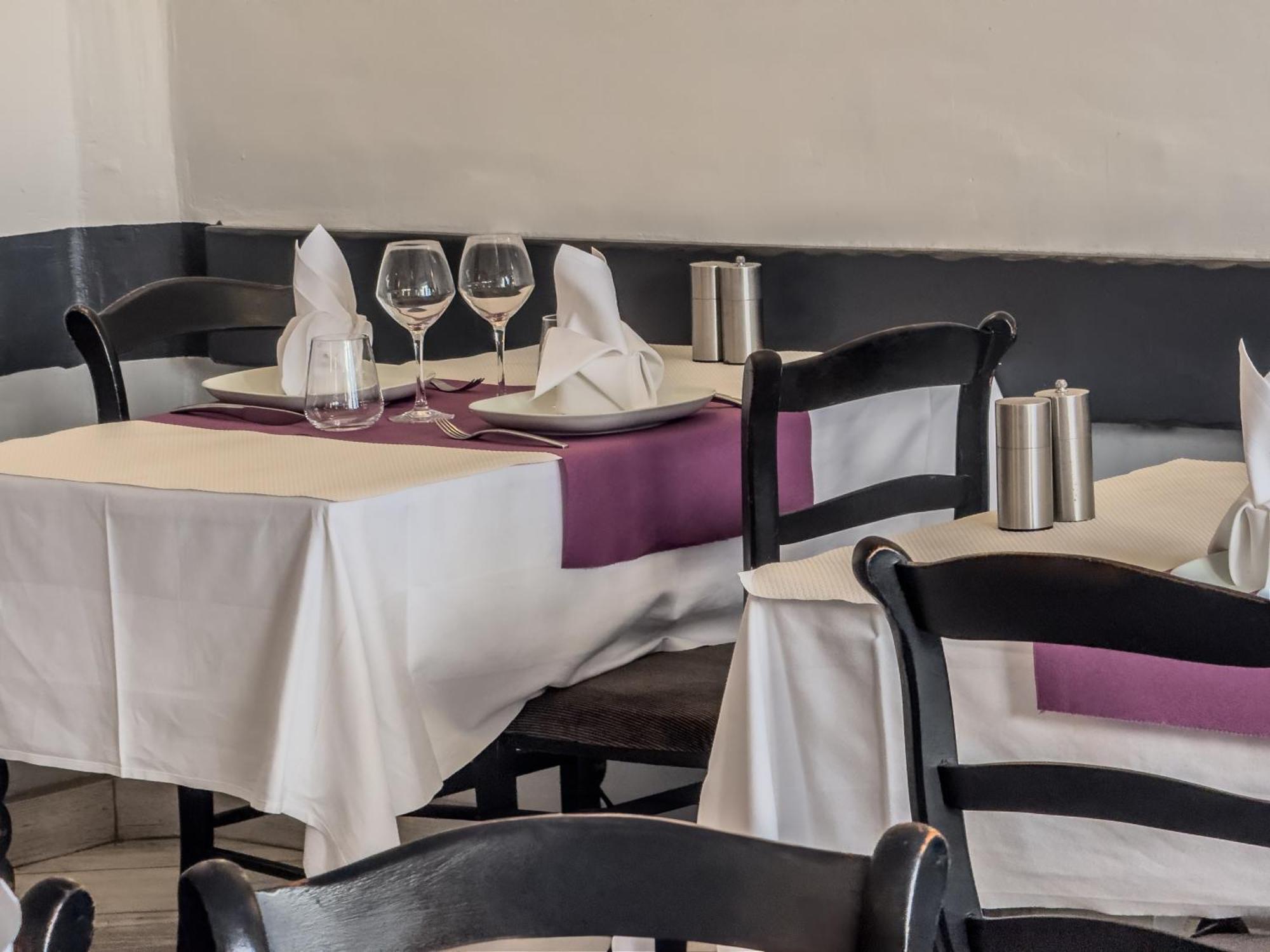 Logis Hotel Les Chardons Bleus Restaurant Le Bistrot De La Mer ロスコフ エクステリア 写真