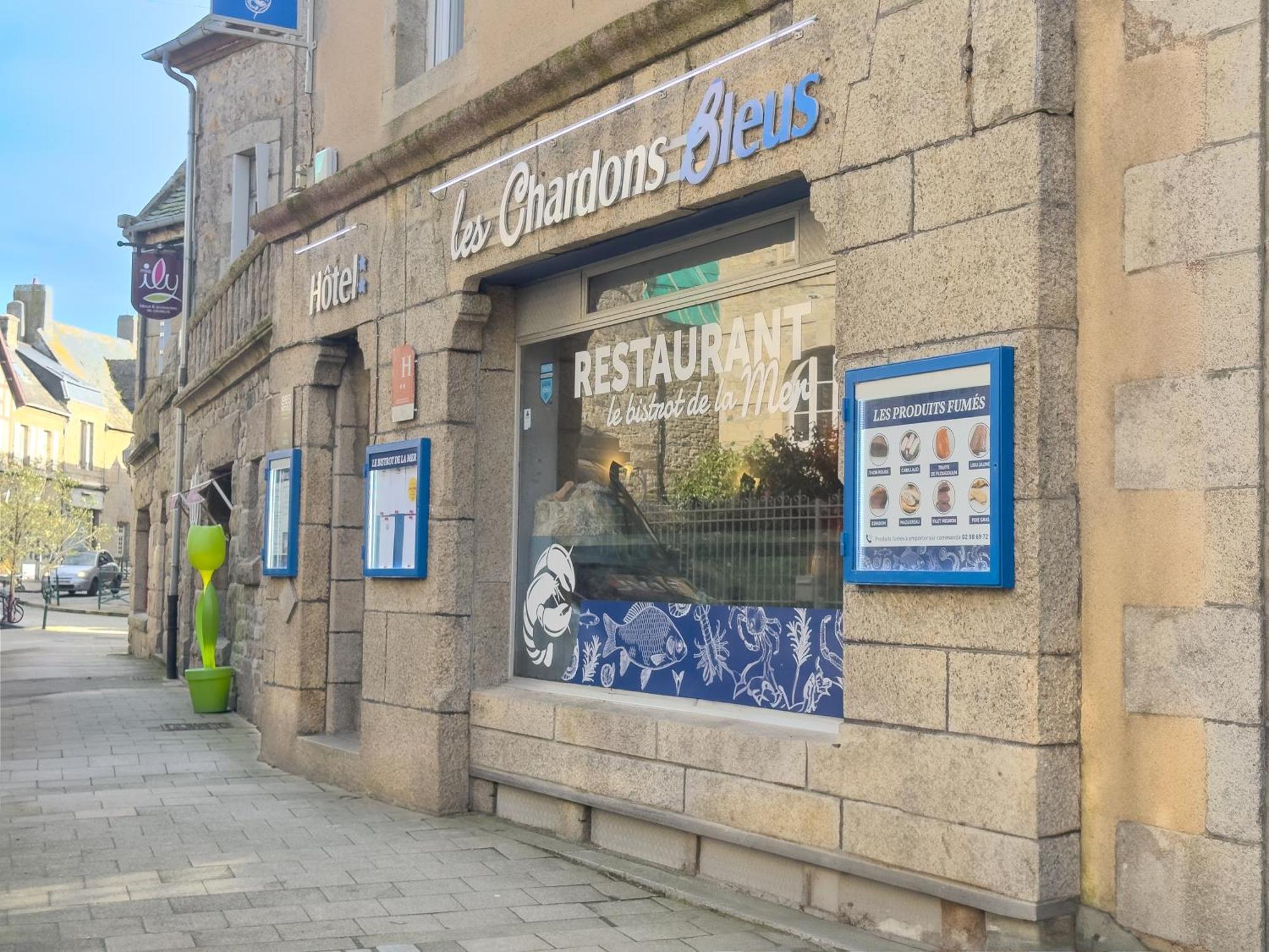 Logis Hotel Les Chardons Bleus Restaurant Le Bistrot De La Mer ロスコフ エクステリア 写真