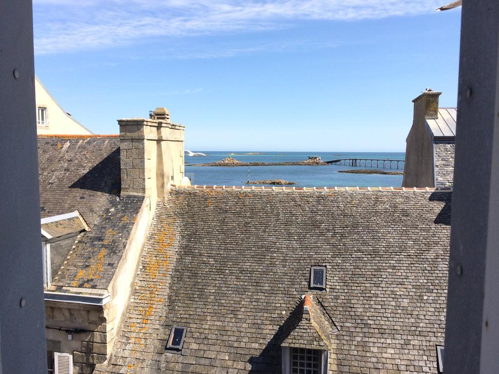 Logis Hotel Les Chardons Bleus Restaurant Le Bistrot De La Mer ロスコフ エクステリア 写真